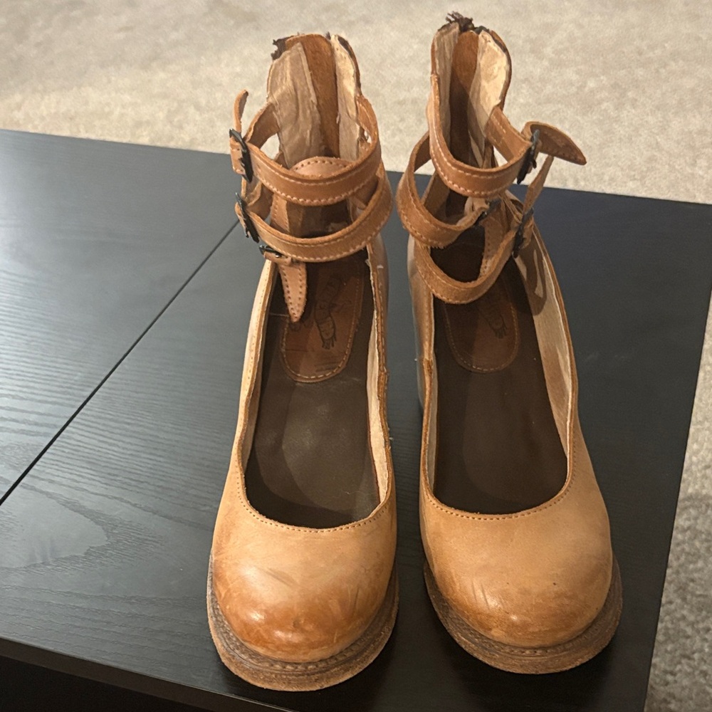 Freebird by Steven Randi size 8 tan
